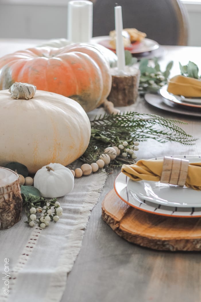 Gorgeous (and EASY!) ideas to decorate your own table for fall! #falldecor #falldecoration #falldecorideas #tablescape#