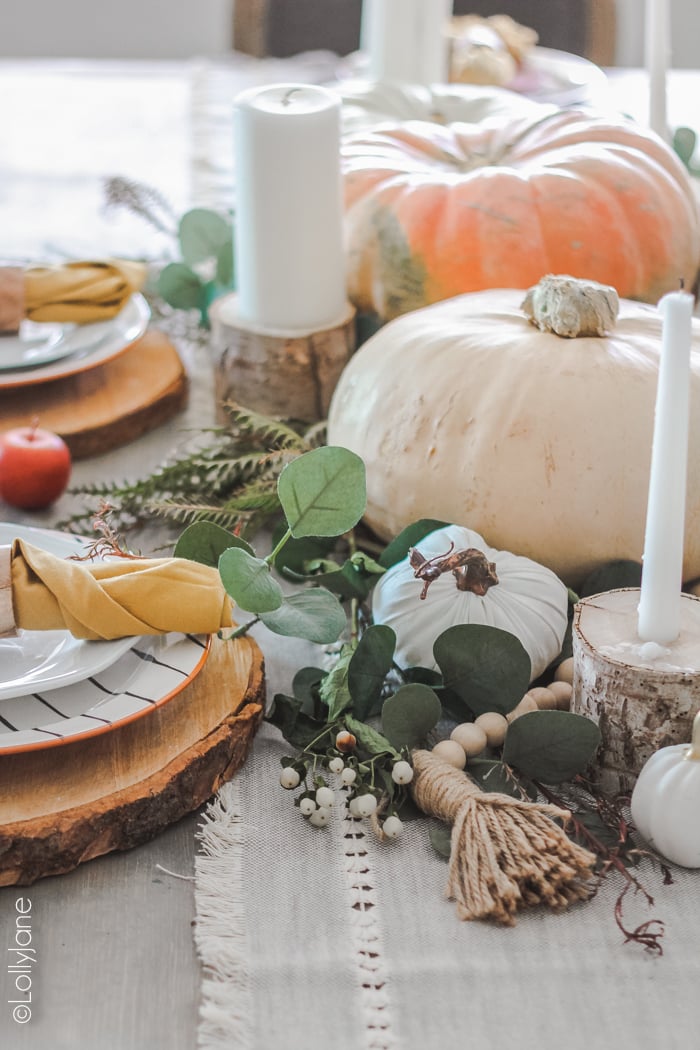 Affordable and EASY ideas to decorate your own table for fall! #falldecor #falldecoration #falldecorideas #tablescape#