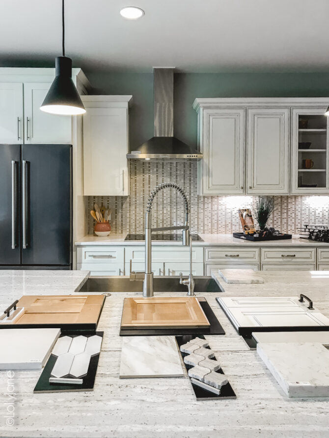 This kitchen makeover is going to be STUNNING! Aaah look at these GORGEOUS selections from the wide variety of home finishes at KB Home. #KBHome #ArizonaHomeBuilder #AZcommunity #neighborhood #newbuild #custombuilt #newhome