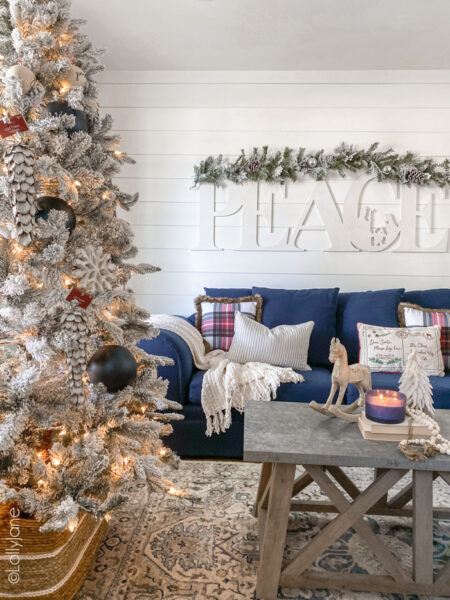 farmhouse Christmas tree - Lolly Jane