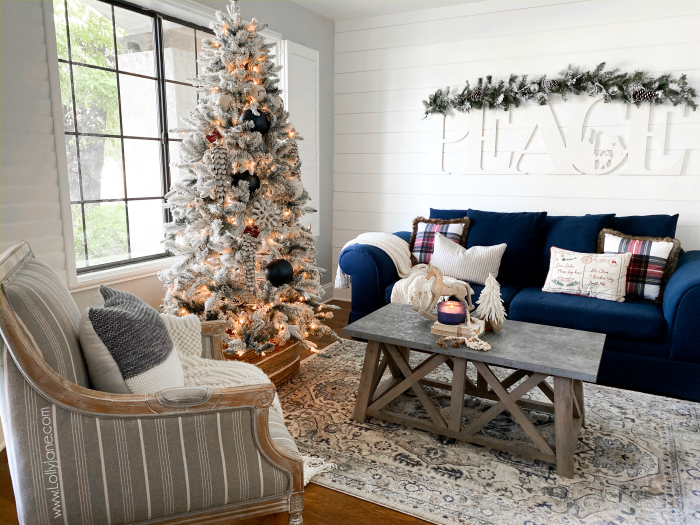 christmas farmhouse living room