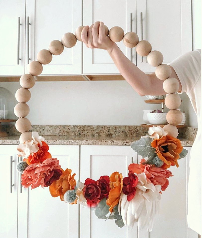 Gorgeous Wood Bead Wreath! #woodbeadwreath #howtomakewoodbeadwreath #woodenbeadwreath #diy #tutorial #outdoordecor