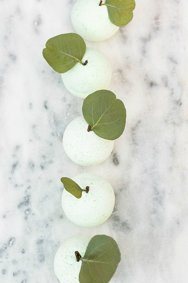 There are so many yummy bath bombs recipe combos out there but we're loving how cute these diy green apple bath bombs are! The perfect Galentines Day handmade gift idea! #bathbombrecipe #galentinesdaygiftidea #handmadegiftidea #easybathbombrecipe #applebathbomb