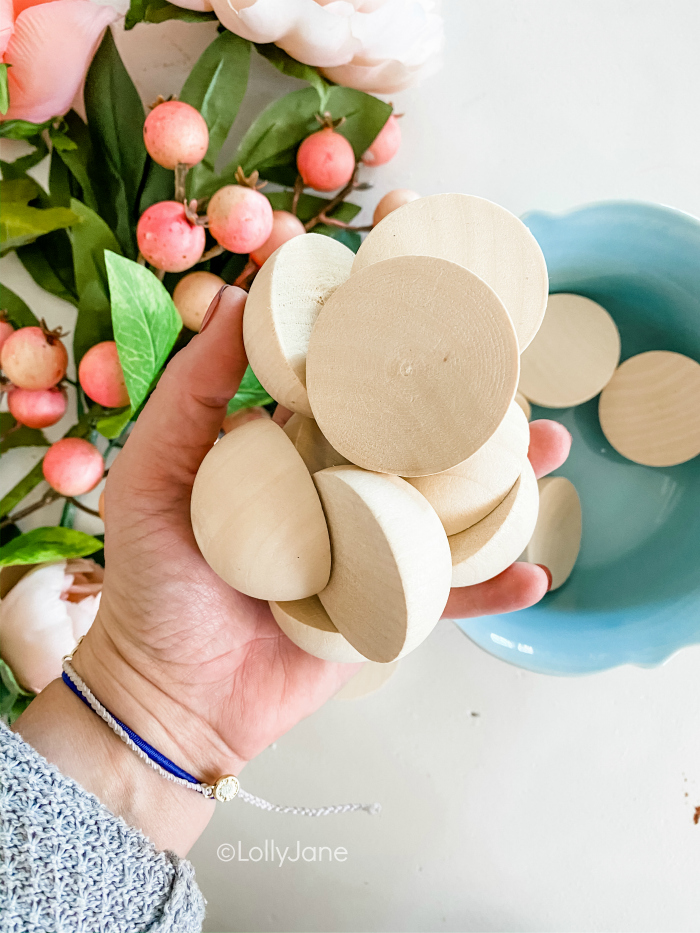 Where to get split wood balls to create a wooden wreath tutorial. DIY Wood Bead Wreath, oooh it's SO good! Click to seeeee! #wreath #wreathdiy #diywreath #springwreath #wreathsofinstagram #diyspringdecor #springdecor #woodbeadwreath