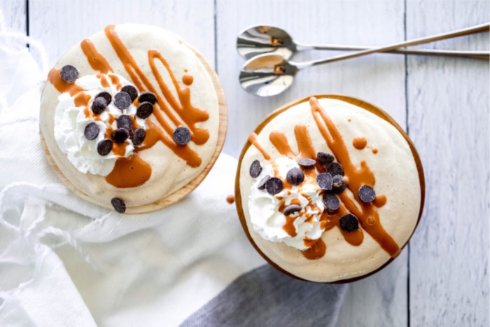 Looking for healthy dessert ideas? Clean Simple Eats has the best food, it's all super yummy and super healthy. My kids LOVE their meal plans and I'm always shocked how good it tastes for being loaded with good for you ingredients! #cse #cleansimpleeats #healthyicecream #pbicecream #peanutbutterlover