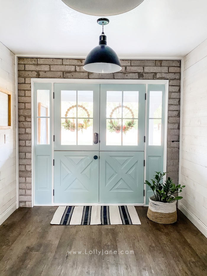 Loving our newly installed double dutch doors, such a fun color that brings out the farmhouse charm in our older home. #dutchdoor #doubledutchdoors #frenchdutchdoors #farmhousedutchdoors #dutchdoor #simpsondutchdoor