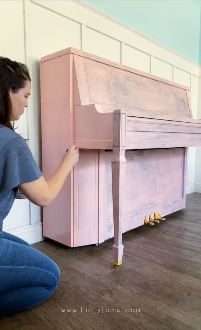 Paint 2-3 coats of paint on a thrifted piano to give it new life! Follow these easy steps to transform this piano in a quick few hours! #howtopaintpiano #paintedpiano #pinkpiano #pinkpaintedpiano #paintedpianotutorial