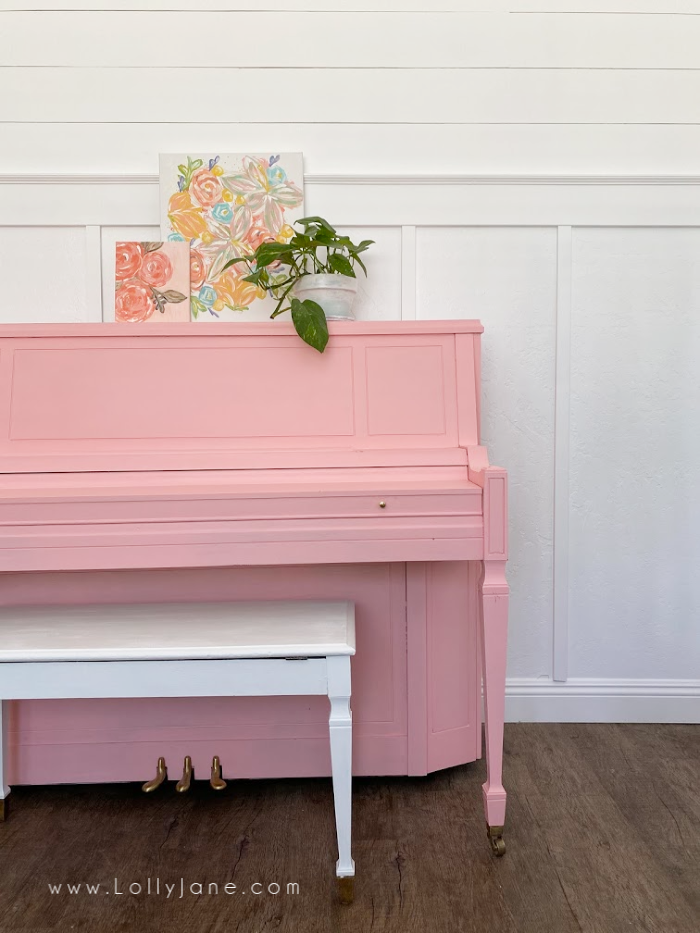 If you've been thinking of painting your piano, here's your sign! Such an easy way to update a piano with a little paint and a brush! #howtopaintpiano #paintedpiano #paintedpianotutorial #pinkpiano #paintedpianoideas