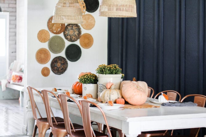 Make a quick batch of place card holders to take your fall get together to the next level and make guests feel extra welcome! Easy for DIYers of any level, and so cute! #thanksgiving #fallparty #placecards #namecards #diy #falldecor #falldecorations