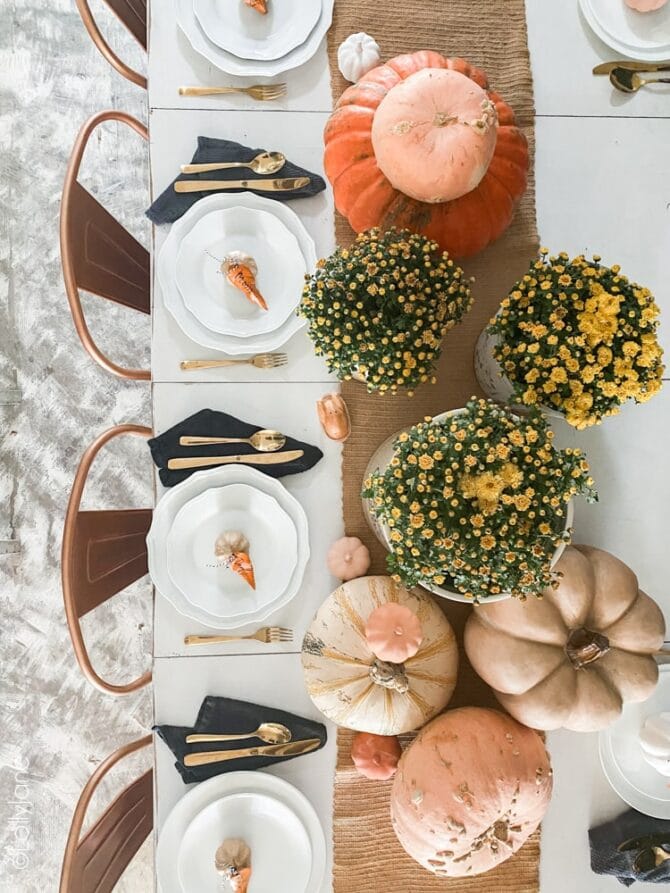 Jazz up your fall or Thanksgiving get togethers with these easy DIY Painted Leaf Place Cards in just a few minutes to add a personalized touch + bring in instant autumn ambience! #thanksgiving #fallparty #placecards #namecards #diy #falldecor #falldecorations