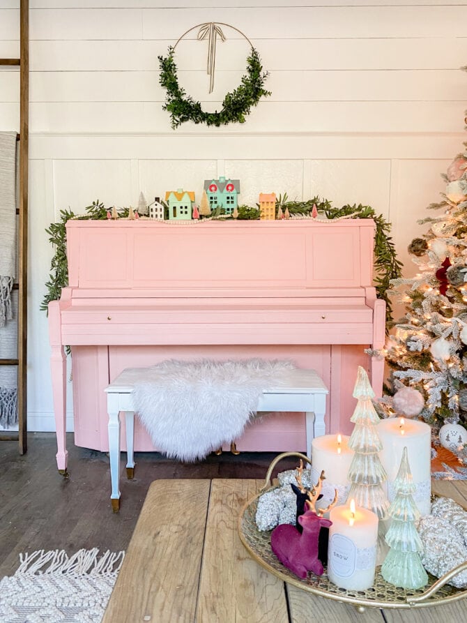 Add a pop of PINK to your Christmas decor this year, so pretty! #Christmas #ChristmasTree #ChristmasTreeTheme #pinkChristmastree