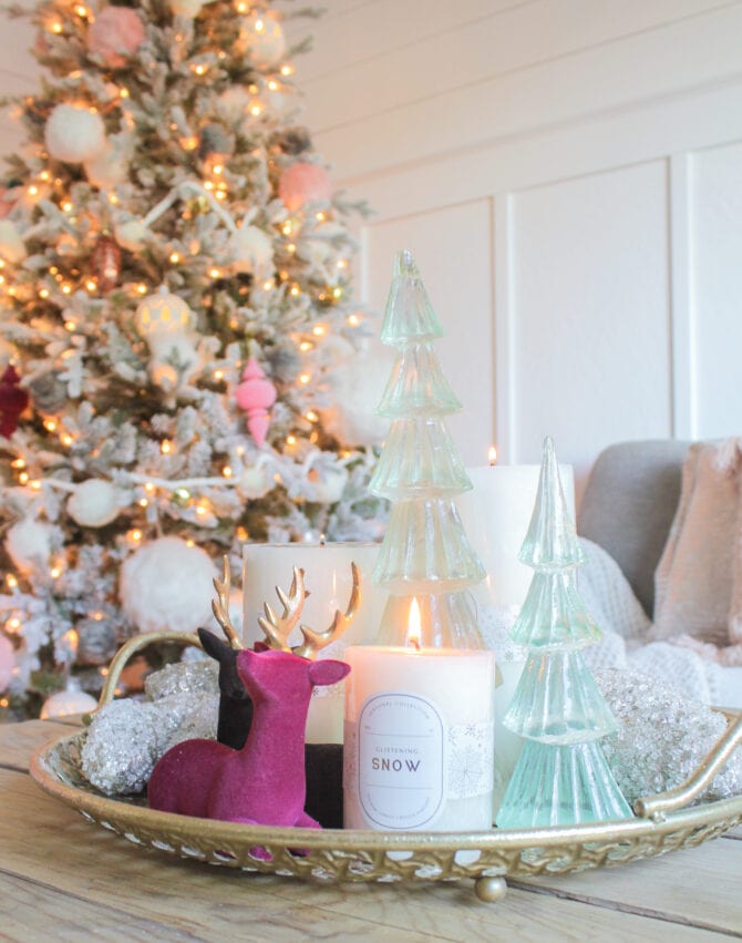 Love the pop of pink in this Christmas tree! Not too girlie but adds a touch of glam! #ChristmasTree #ChristmasTreeTheme #pinkChristmastree