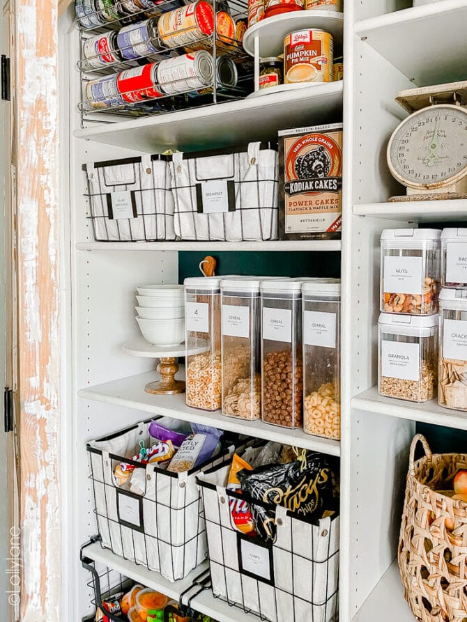 Organizing your pantry doesn't need to be intimidating, check out these easy tips for pantry storage! #pantryorganization #organization #homeorganization