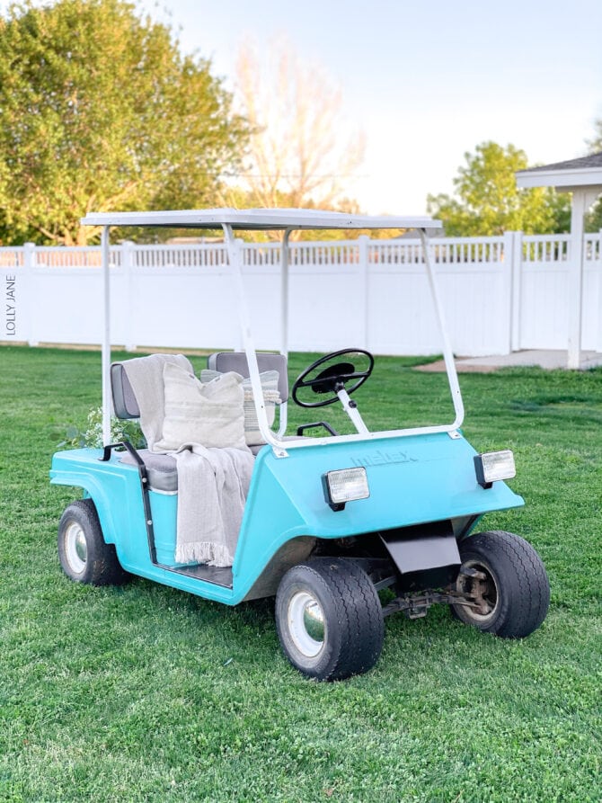 WOW! What a transformation! Makeover your own golf cart with COLORSHOT spray paint from Home Depot... you won't believe the before! #golfcart #golfcartmakeover #paint #paintingtips #painttips #spraypaint #spraypainting #spraypainttips