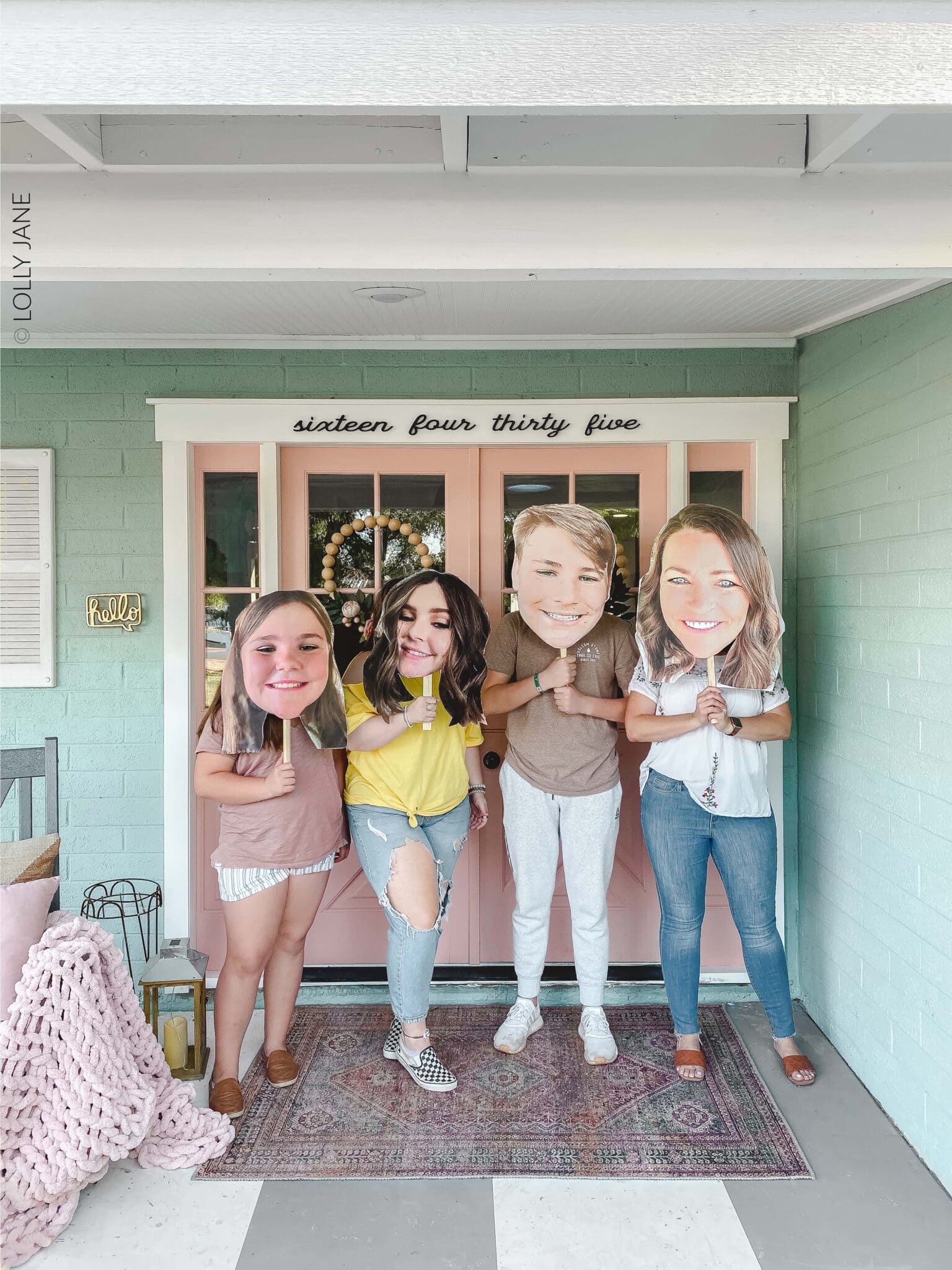 DIY Big Head cutout - Lolly Jane