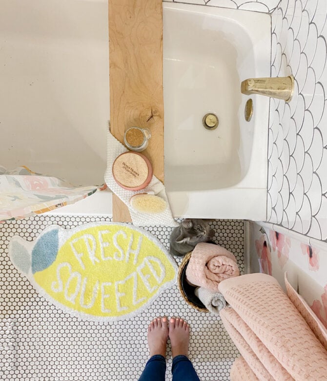 Cutest ever lemon bathmat, love all of this chic decor... all found at Walmart home!