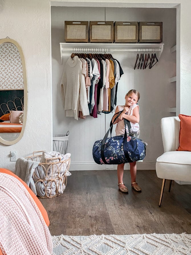 Guest bedroom tips to make the most of this space for guests! Love the natural boho vibes!