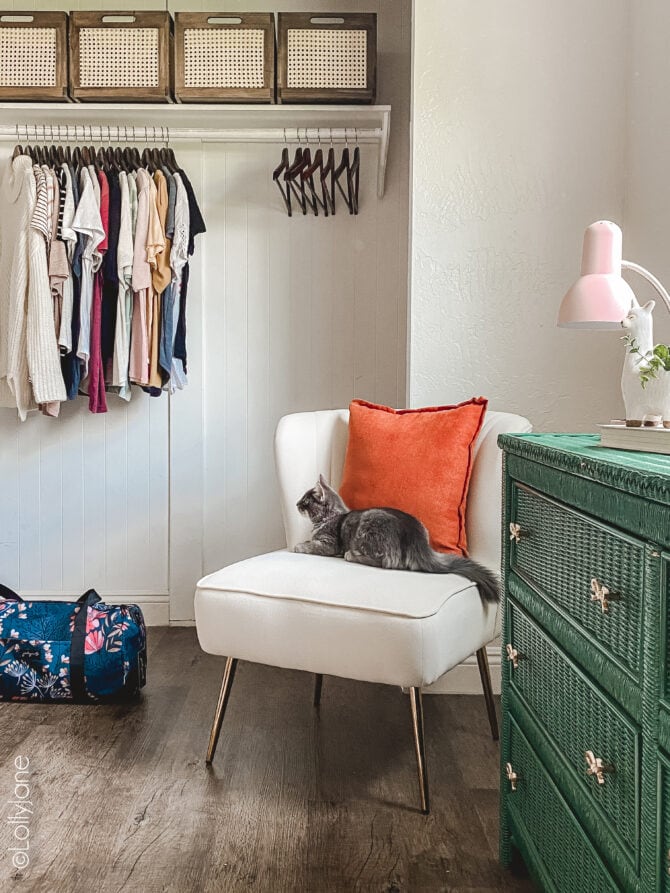 Stop it, accessorized with Walmart home decor? Um, yes please! Love the boho vibes in this guest bedroom, so cute!