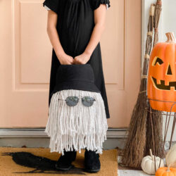 Make the perfect accessory to your spookily dressed Wednesday Addams: Cousin Itt Treat Bucket! So easy and so cute!