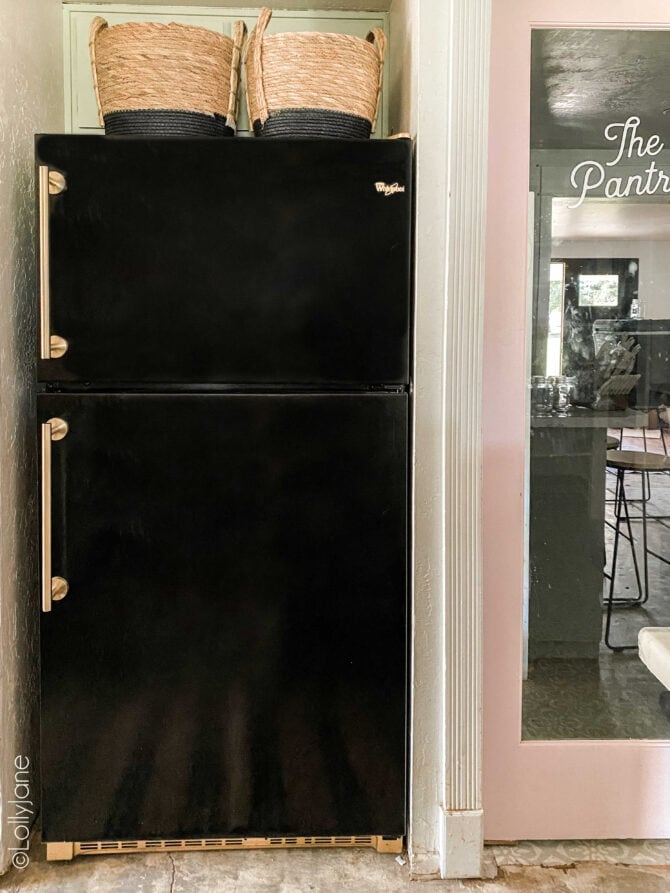 DIY Spray Painted Fridge!!! WHAT! Looks so good, snag the easy how-to to spruce up your own outdated fridge!