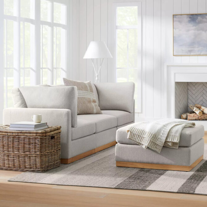 If you're looking for classic home decor, elegance and style with warm tones, check out Studio McGee Target spring line ?