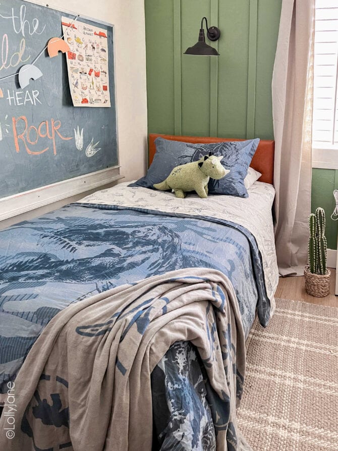 Cutest modern farmhouse style bedroom that pairs perfectly with this chic Jurassic World bed set!
