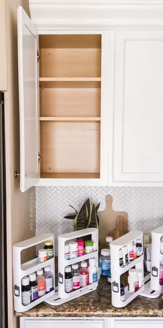 How I Organized the Medicine Cabinet