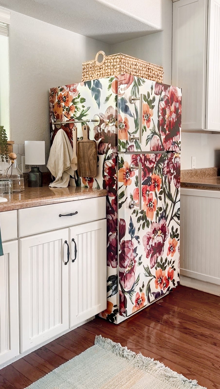 Ugly, outdated or mismatched fridge? Learn how to cover a refrigerator with removable wallpaper to change the look in just a couple of hours. It's such an easy process with a stunning after effect!