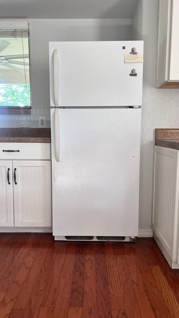 How to Cover a Refrigerator With Removable Wallpaper