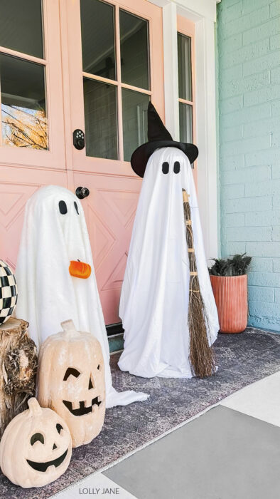 Halloween front porch decor - Lolly Jane