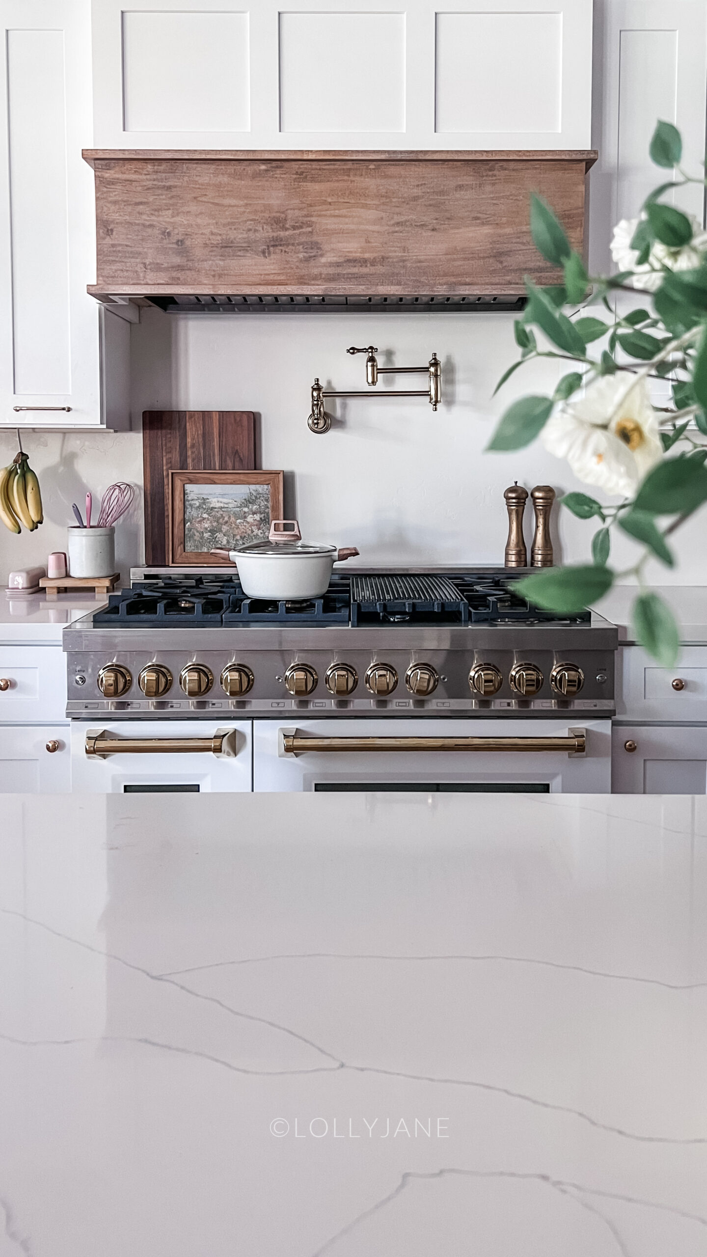 Top off your kitchen makeover with the best appliance package, featuring a high-performance range, smart oven and sleek refrigerator. Check out these must-have appliances to transform your daily kitchen experience.